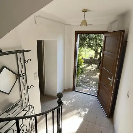 Paul A 12 Km De La * Roquebrune-sur Argens
