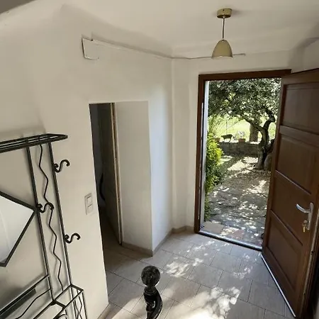 Paul A 12 Km De La * Roquebrune-sur Argens